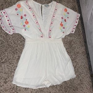 White flower romper